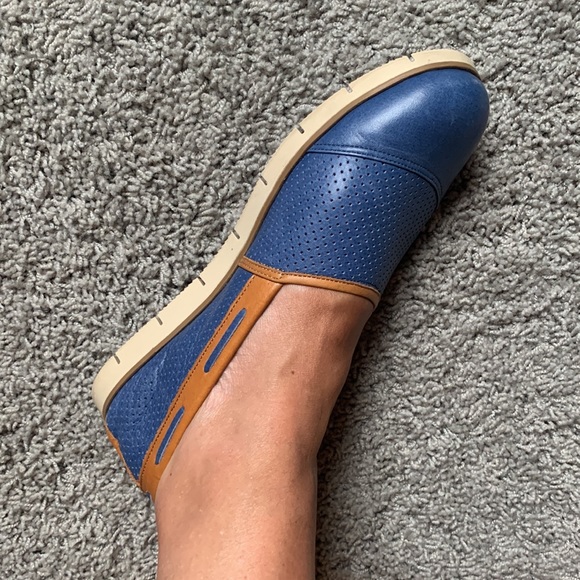 La Pinta Leather Slip Ons - Picture 13 of 13